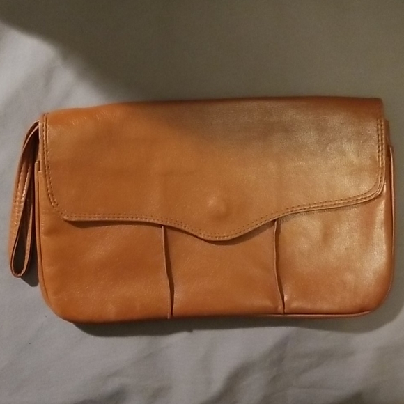 Clutch - Picture 1 of 2